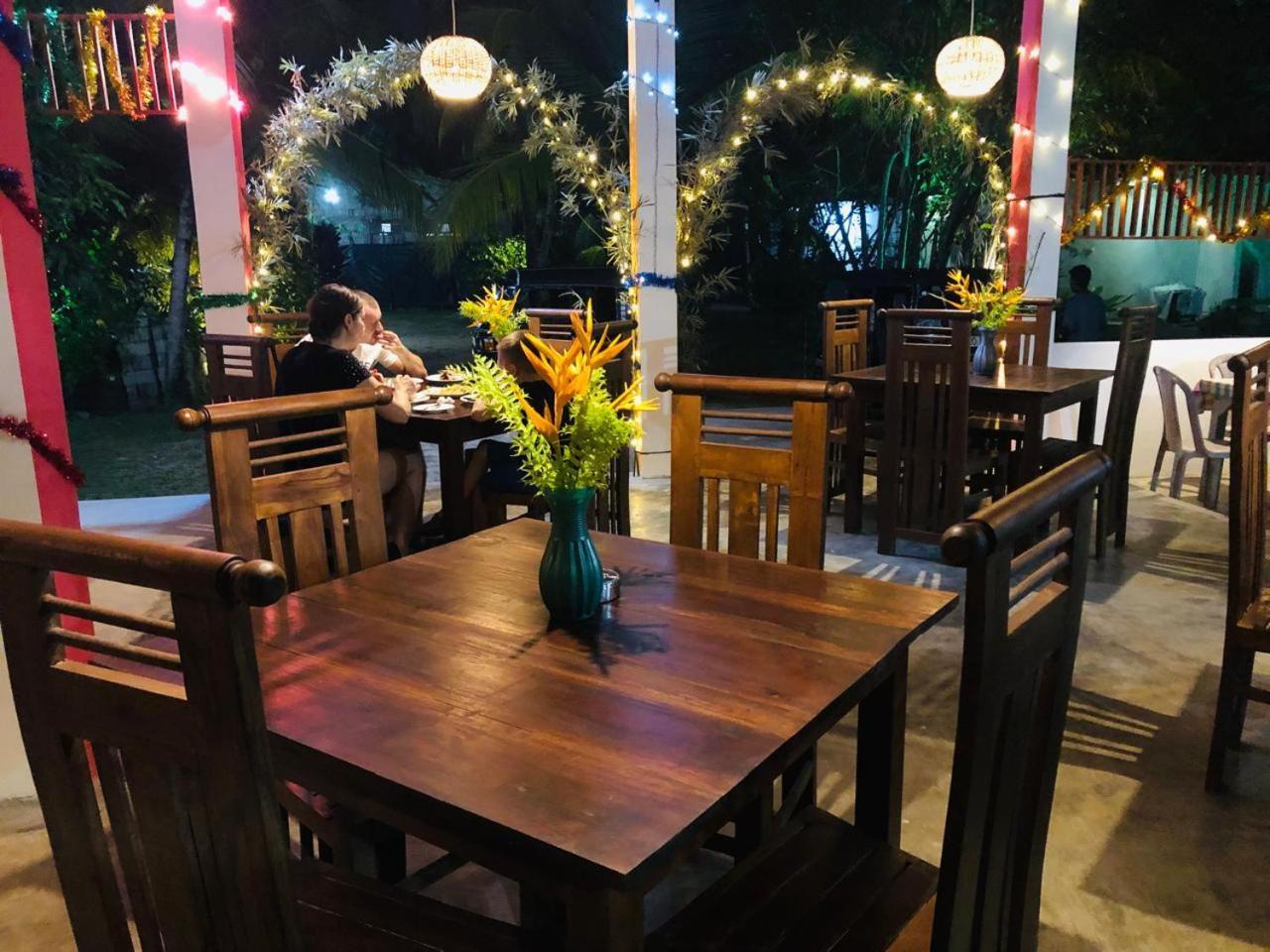 Jungle Restaurant And Villa Унаватуна Экстерьер фото