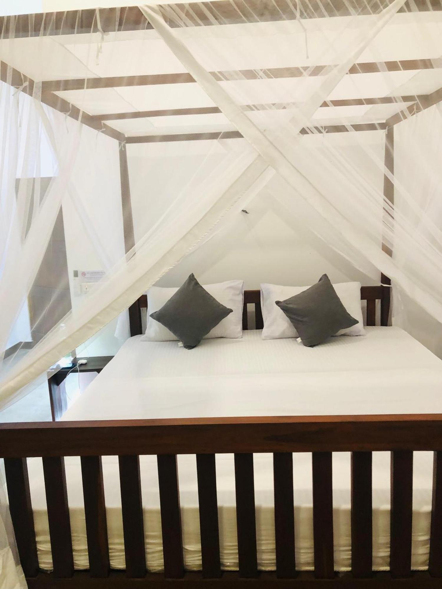 Jungle Restaurant And Villa Унаватуна Экстерьер фото