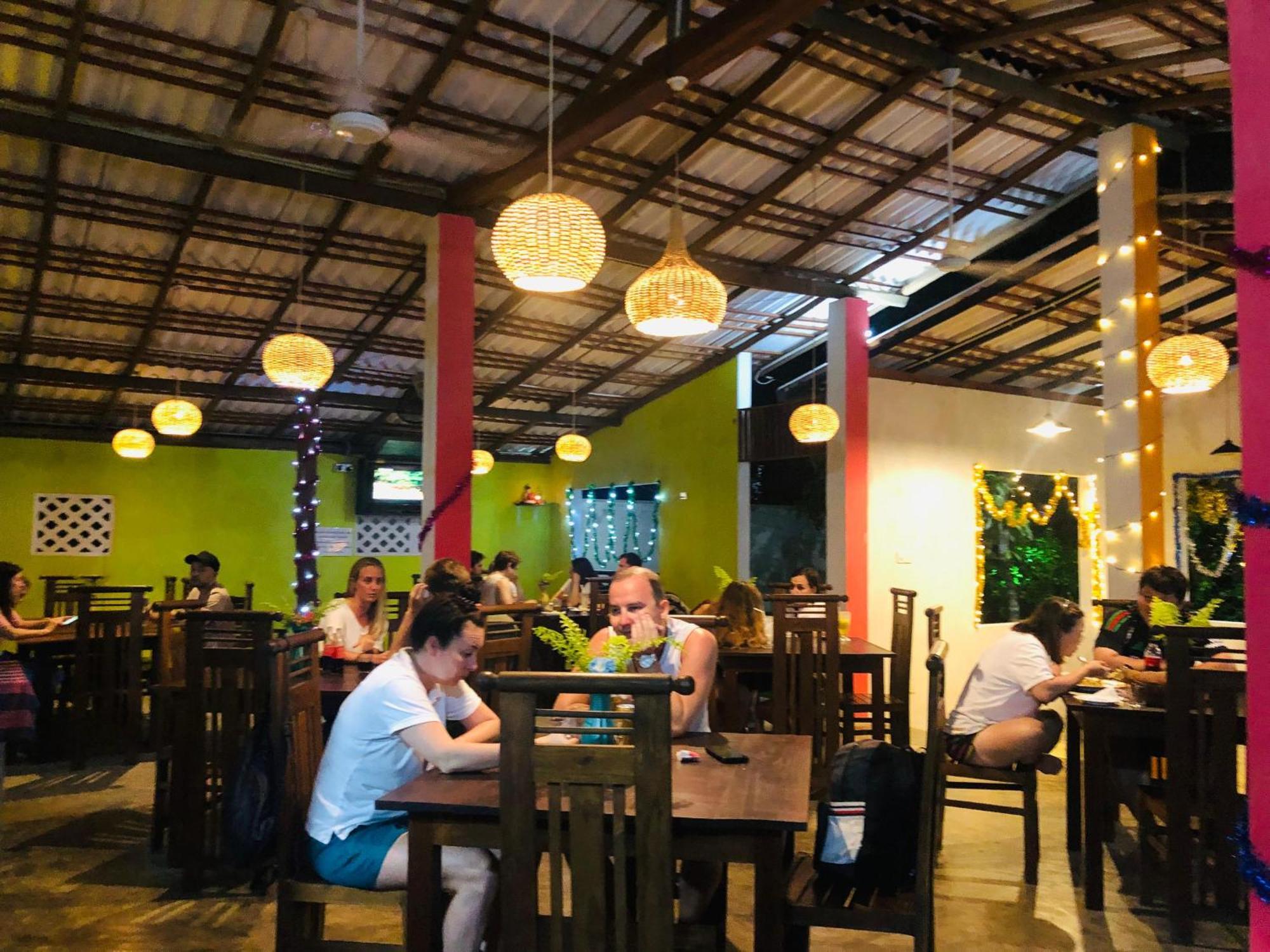 Jungle Restaurant And Villa Унаватуна Экстерьер фото