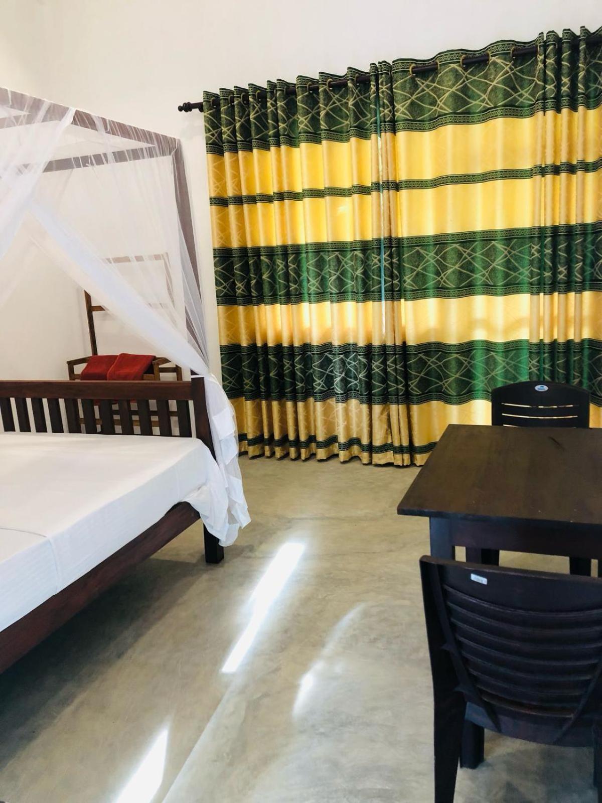 Jungle Restaurant And Villa Унаватуна Экстерьер фото