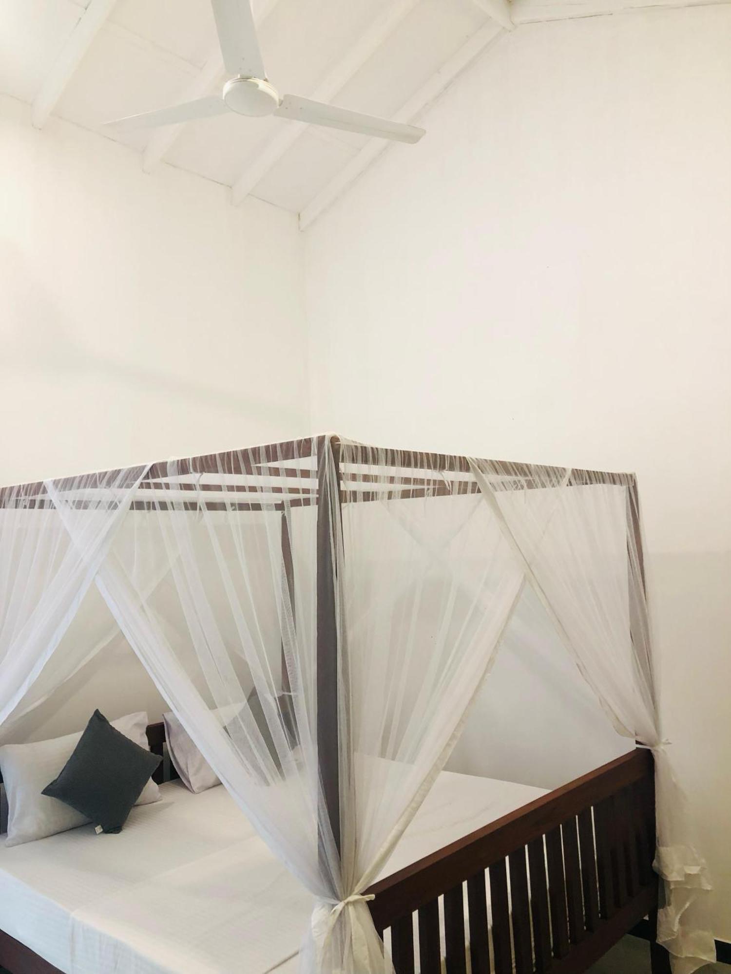 Jungle Restaurant And Villa Унаватуна Экстерьер фото