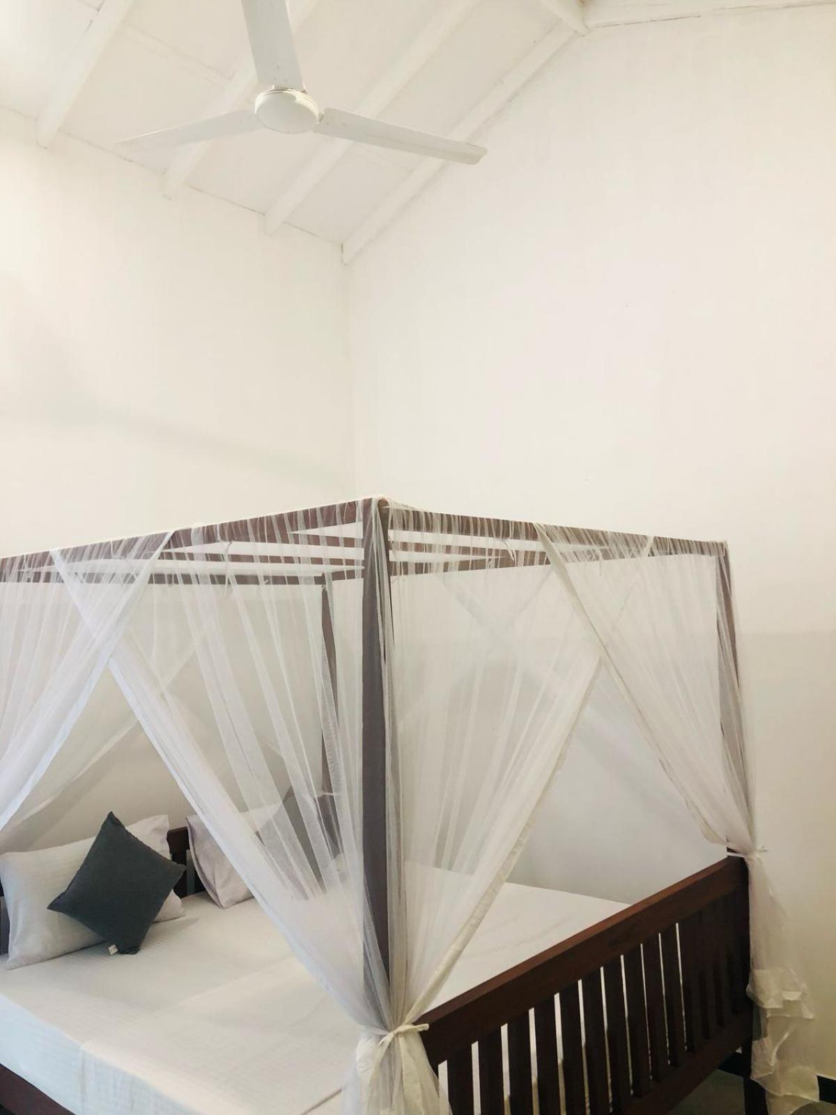 Jungle Restaurant And Villa Унаватуна Экстерьер фото
